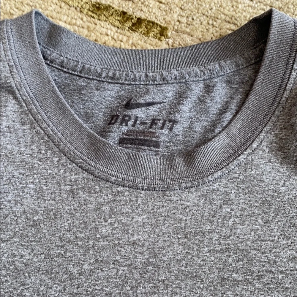 ~Nike~ Dri-Fit Gray T-Shirt